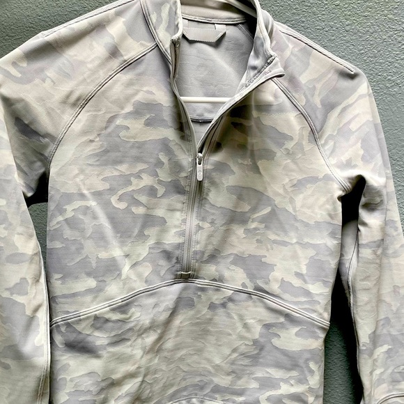 lululemon athletica Tops - Lululemon cropped half zip